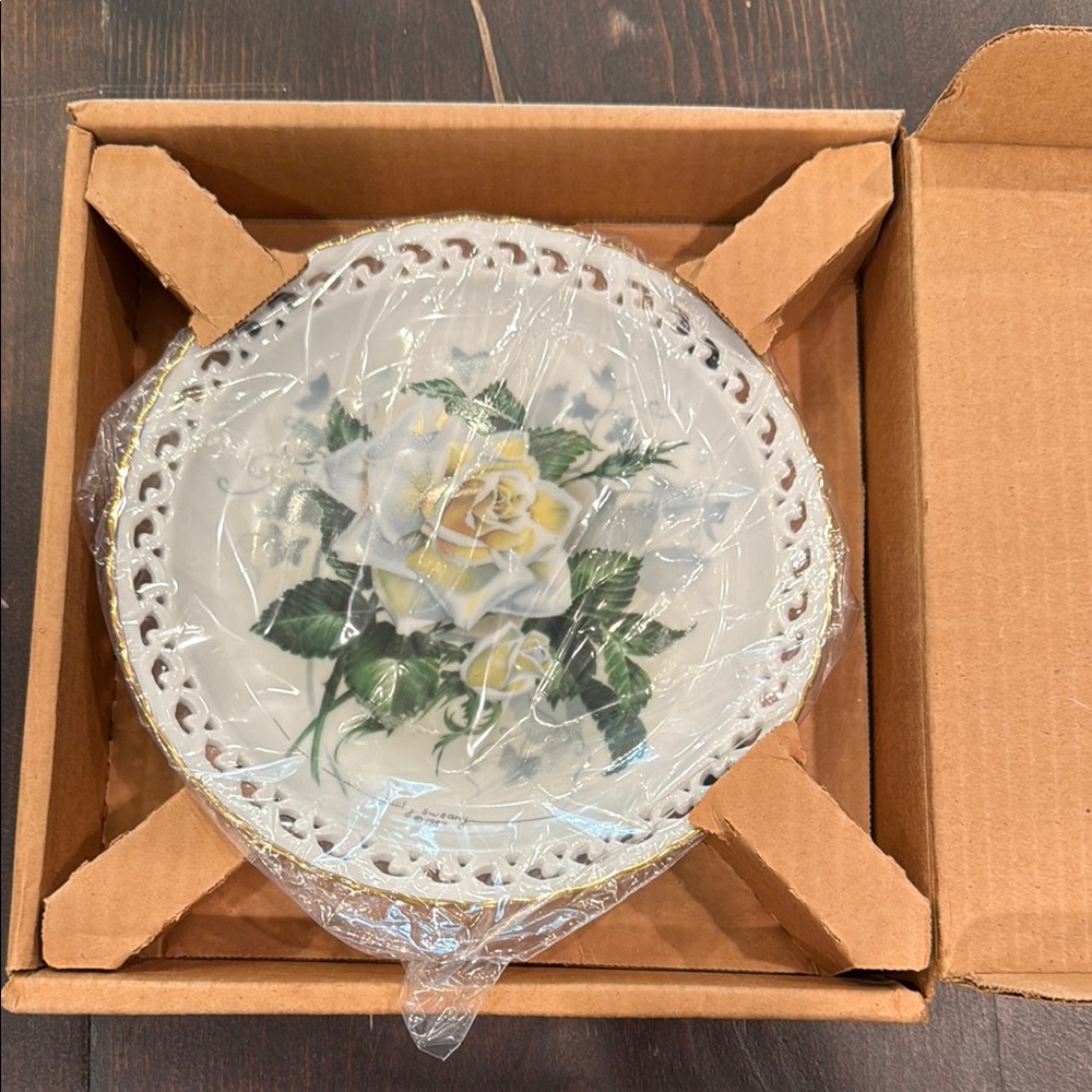 Floral Decorative Plate with Yellow Roses limited edition Paul sweany